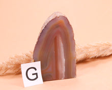 Lade das Bild in den Galerie-Viewer, Achat Anschliff auf Standfläche