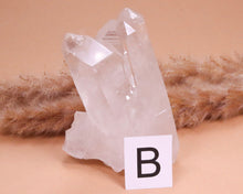 Lade das Bild in den Galerie-Viewer, Bergkristall Stufe Unikat