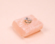 Lade das Bild in den Galerie-Viewer, Ear Cuff Divine Gold