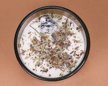 Lade das Bild in den Galerie-Viewer, Candle GREEN WITCH