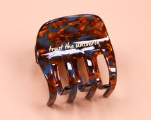 Lade das Bild in den Galerie-Viewer, Haarspange TRUST THE UNIVERSE