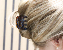 Lade das Bild in den Galerie-Viewer, Haarspange TRUST THE UNIVERSE