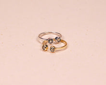 Lade das Bild in den Galerie-Viewer, Ring Karma Topas blau Silber