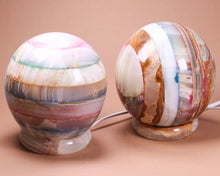 Lade das Bild in den Galerie-Viewer, Lampe Onyx Kugel