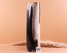 Lade das Bild in den Galerie-Viewer, Versteinertes Holz poliert auf Standfläche