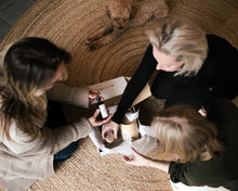 Lade das Bild in den Galerie-Viewer, Magic Month Box