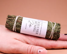 Lade das Bild in den Galerie-Viewer, Räucherbündel Zeder