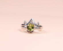 Lade das Bild in den Galerie-Viewer, Ring Tara Peridot Silber