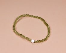 Lade das Bild in den Galerie-Viewer, Armband Peridot