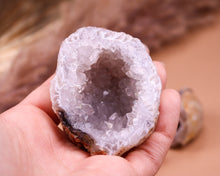 Lade das Bild in den Galerie-Viewer, Achatgeode