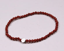 Lade das Bild in den Galerie-Viewer, Armband Jaspis rot
