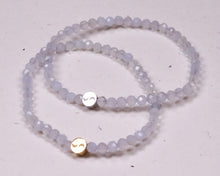 Lade das Bild in den Galerie-Viewer, Kinderarmband Chalcedon blau
