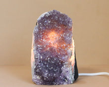 Lade das Bild in den Galerie-Viewer, Lampe Amethyst Druse
