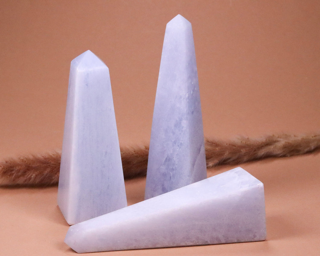Calcit blau Obelisk