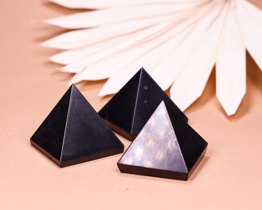Schungit Pyramide