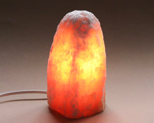 Lade das Bild in den Galerie-Viewer, Lampe Orangencalcit Rohstein
