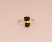 Lade das Bild in den Galerie-Viewer, Ring Shield Gold
