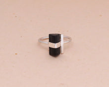 Lade das Bild in den Galerie-Viewer, Ring Shield Silber
