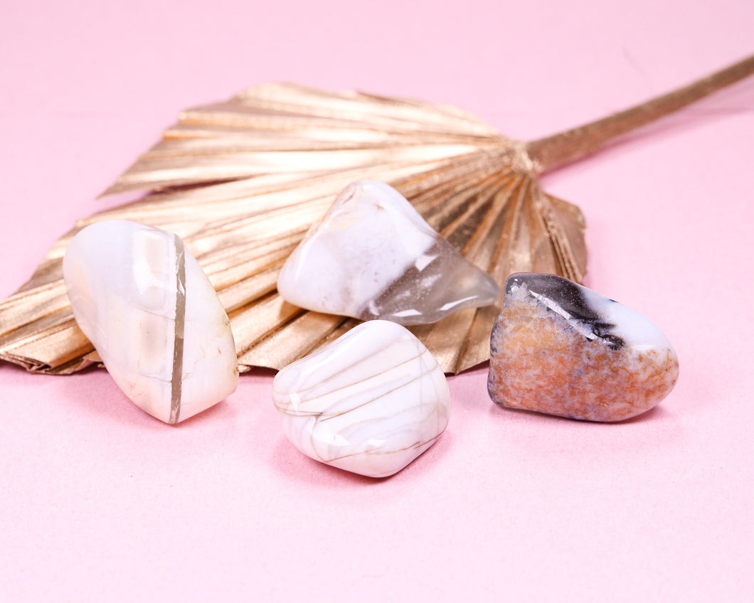 Opal weiß Trommelstein
