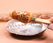 Lade das Bild in den Galerie-Viewer, Palo Santo Pop Orange &amp; Zeder
