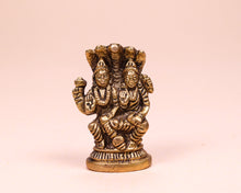 Lade das Bild in den Galerie-Viewer, Figur Vishnu Messing

