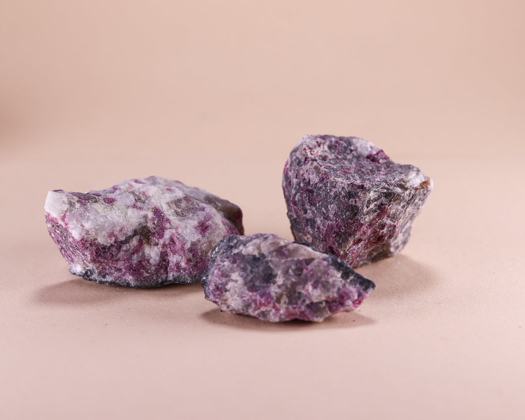 Turmalin Pink in Lepidolith Rohstein