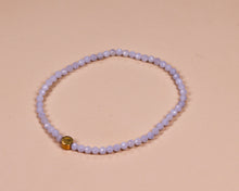 Lade das Bild in den Galerie-Viewer, Armband Chalcedon blau
