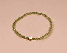 Lade das Bild in den Galerie-Viewer, Armband Peridot
