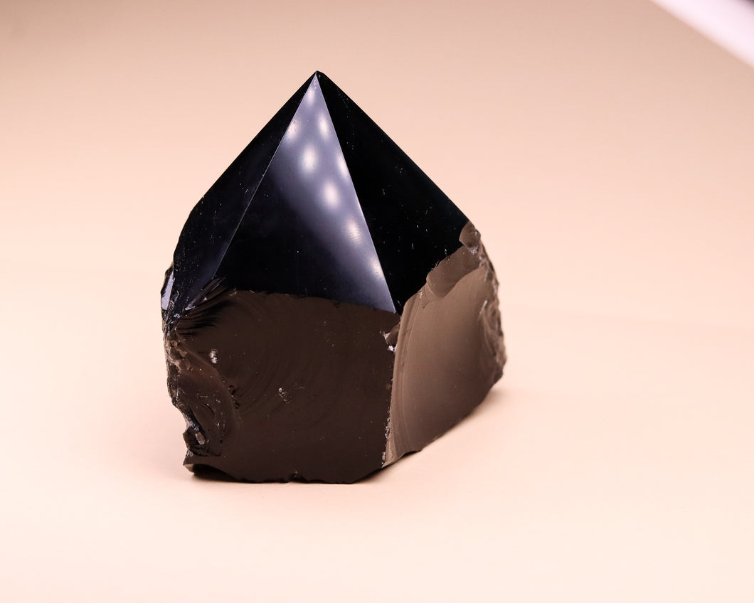 Obsidian Spitze anpoliert
